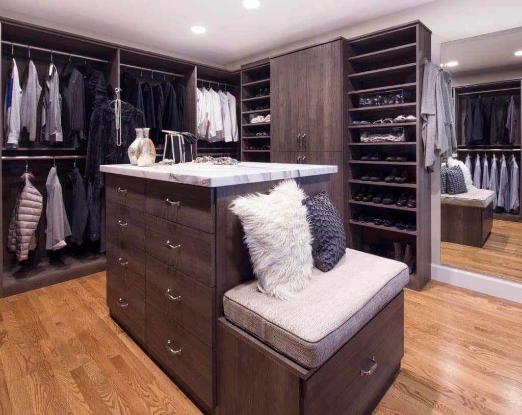 walk in closet